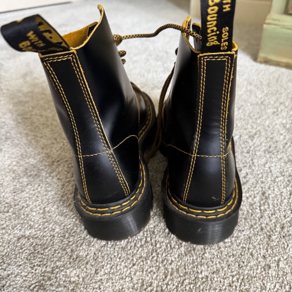 Dr Martens 1460 Pascal Yellow Stitch Black Leather Boots Mens Sz 8/Women's 9 - Picture 2 of 7